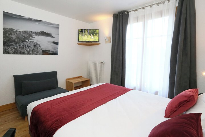 Room 5 of 33