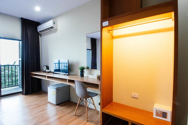 Room 15 of 36