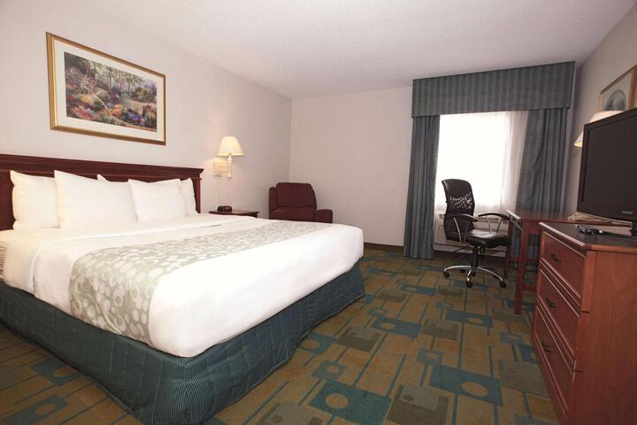 1 King Bed (20 of 22)