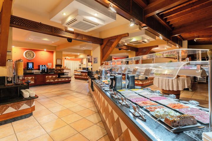 Dining Photos