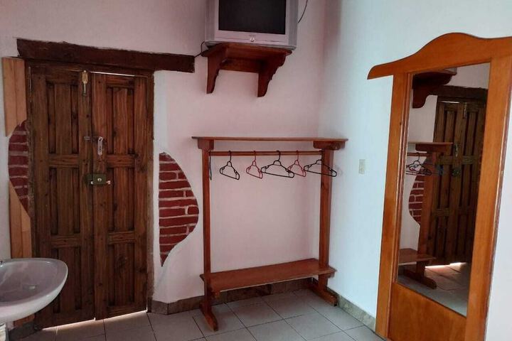 Room 16 of 21