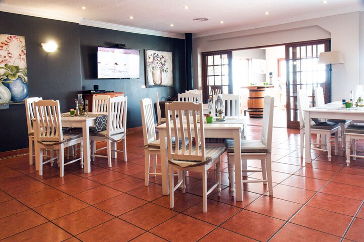 Breakfast/Coffee Service 96 of 142