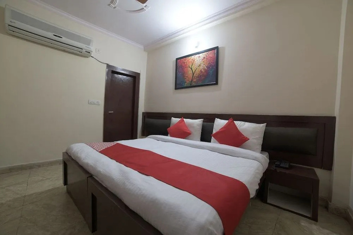 Room 3 of 12