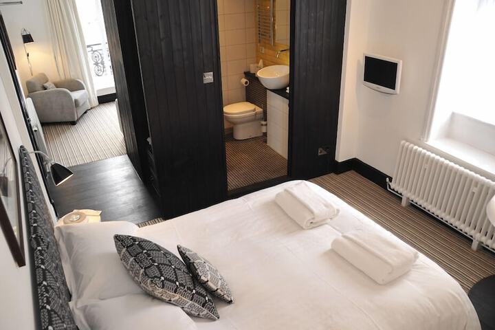 Room 21 of 25