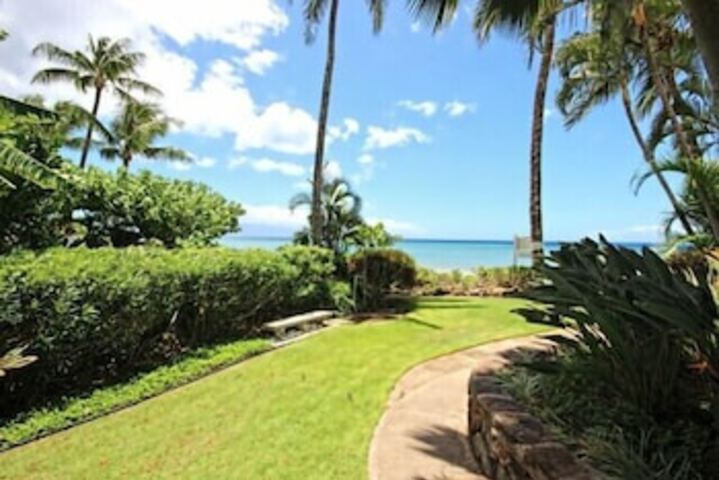Valley Isle 1209 by RedAwning