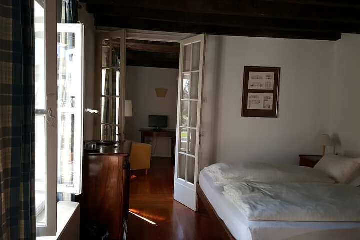 Room 5 of 47