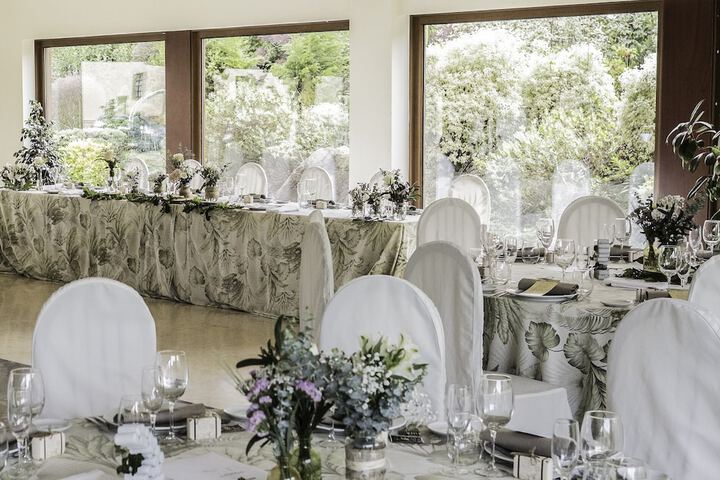 Banquet hall