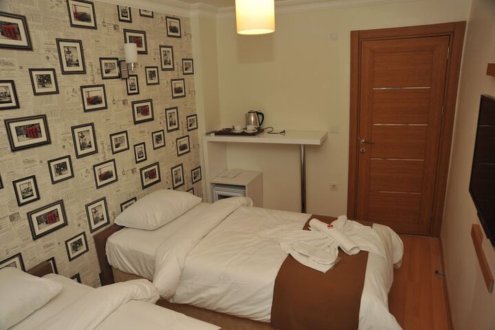 Room 9 of 21