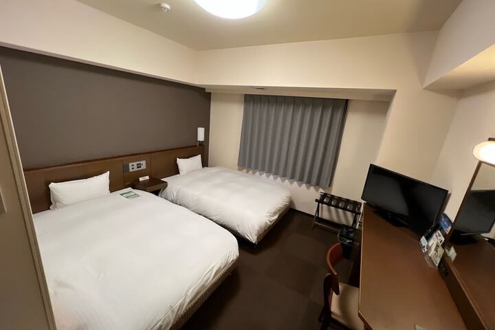 Room 7 of 35