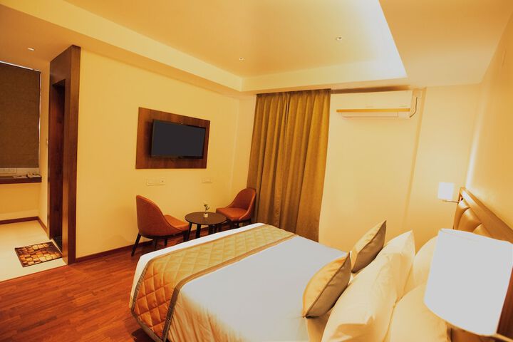Room 9 of 9