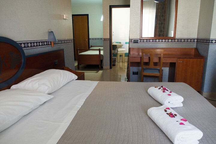 Room 19 of 79
