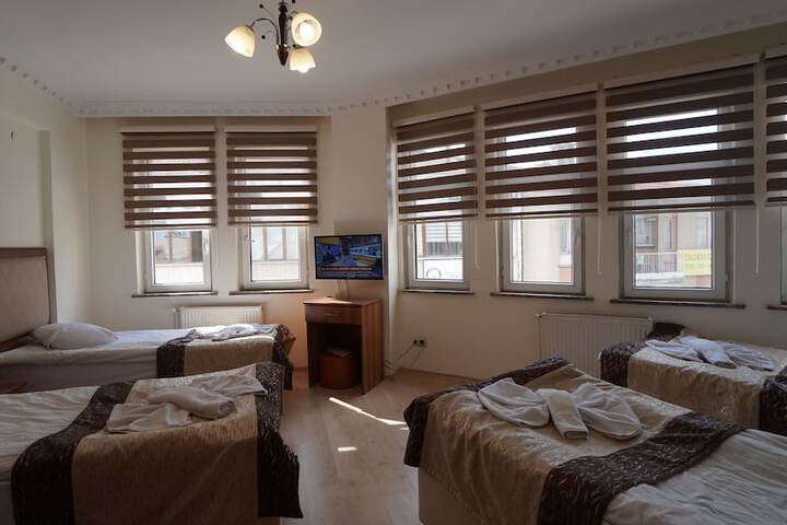 Room 5 of 27