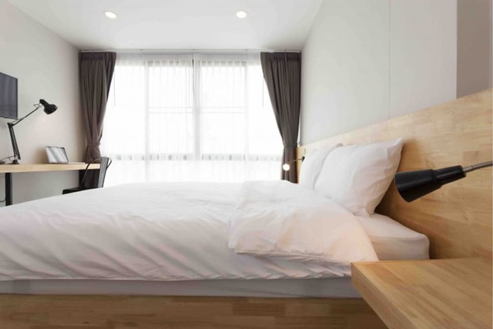 Room 5 of 28