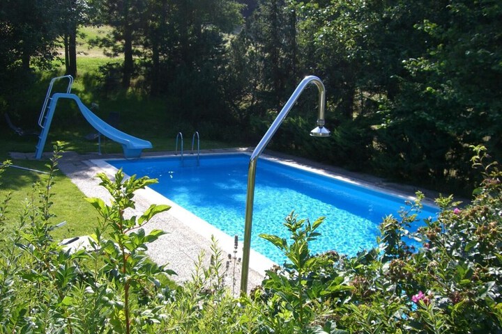 Pool 23 of 42