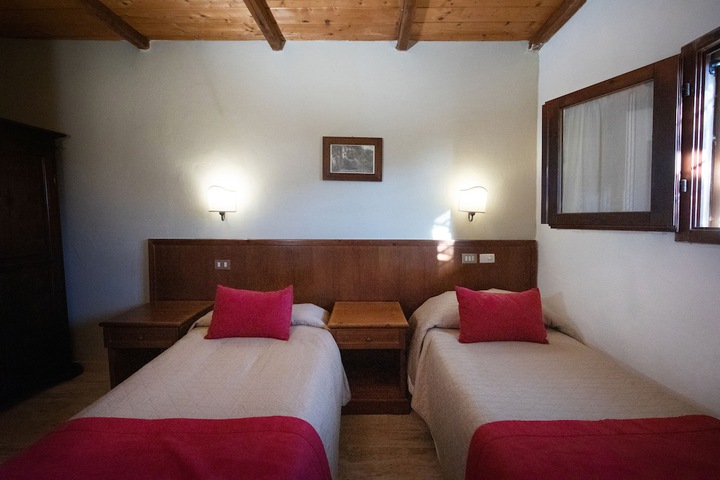 Room 22 of 185