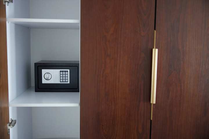 Room 15 of 40