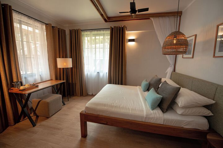 Room 10 of 17