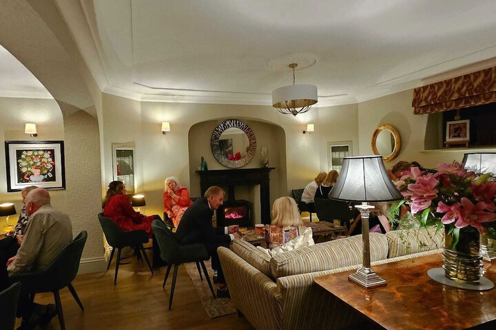 Lounge 52 of 67