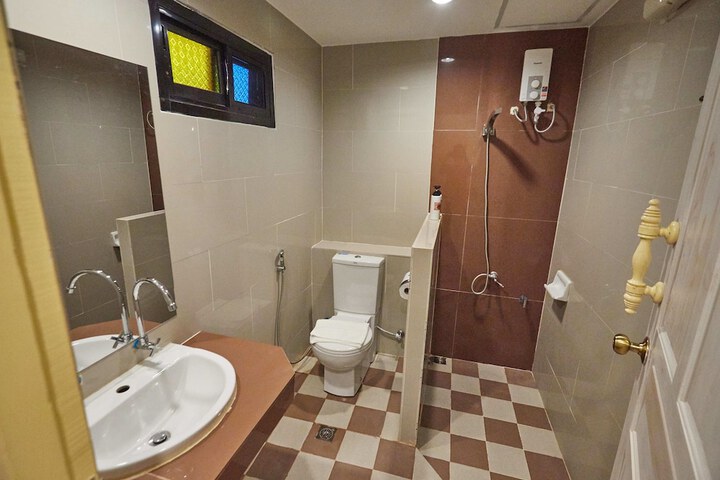 Room 44 of 94