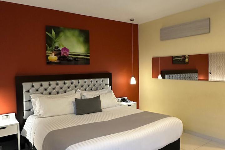 Room 8 of 37