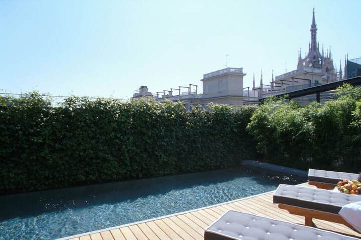 Hotel Pool