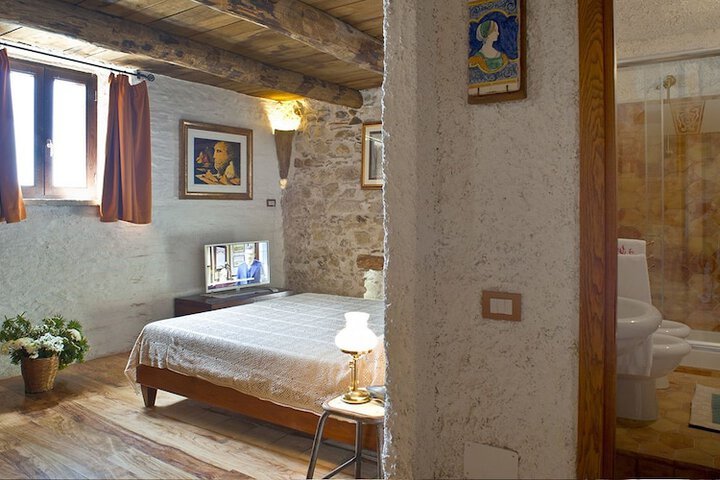 Room 10 of 45