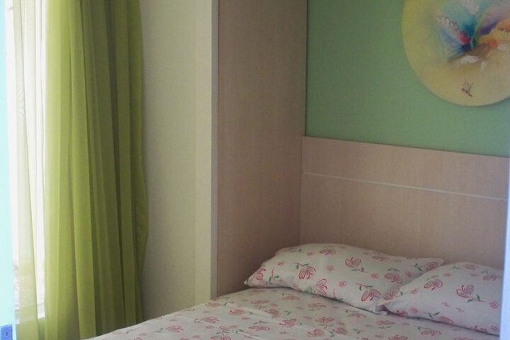 Room 17 of 74