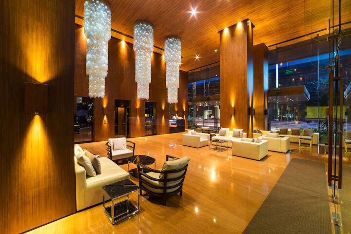 Entrance & Lobby