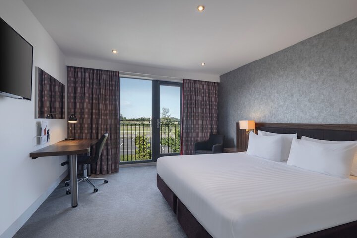 Room 32 of 122