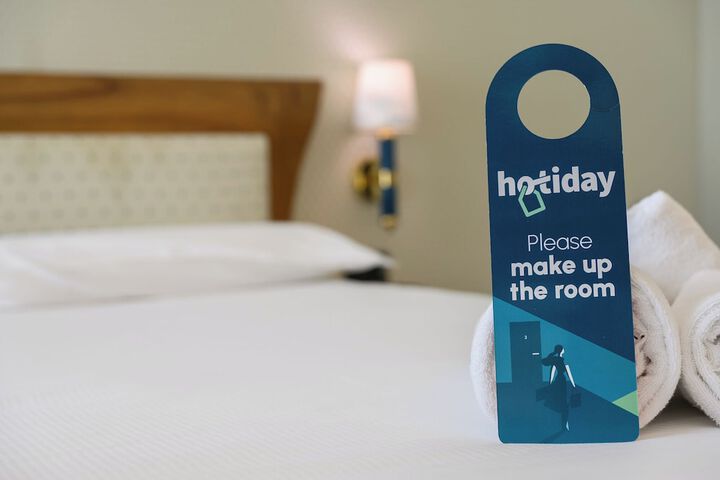 Room 17 of 97