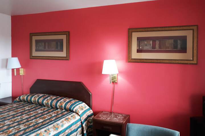Room 8 of 34