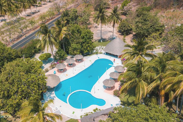 Hotel with Pool