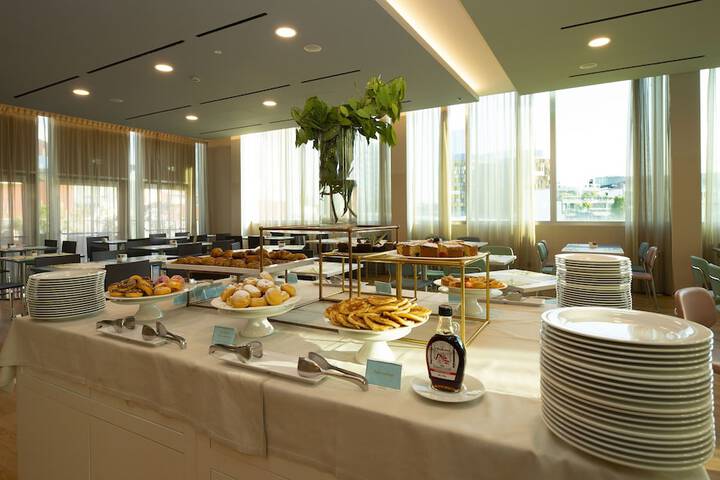 Dining 78 of 109
