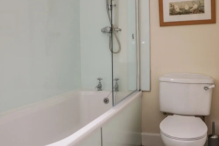 Room 8 of 13
