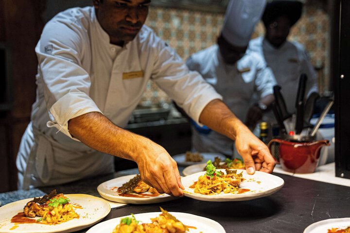 Lounge 83 of 110