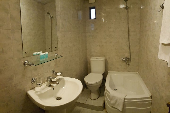 Room 30 of 49