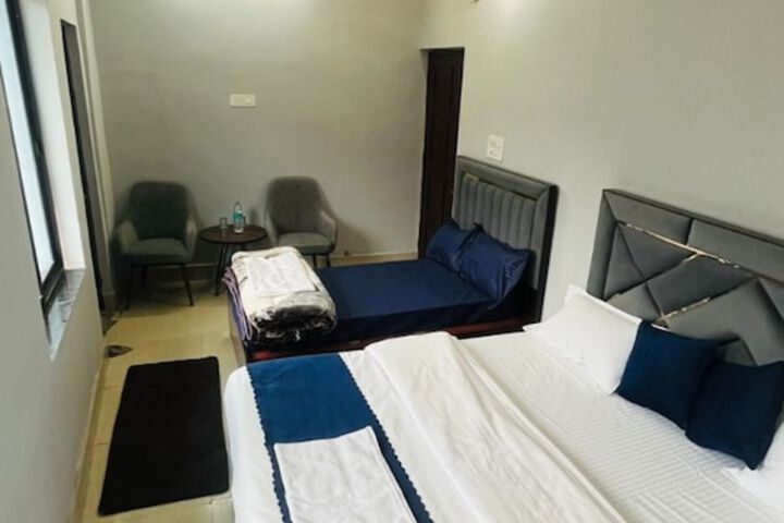 Room 8 of 15
