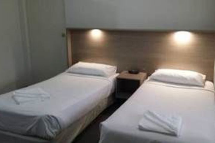 Room 8 of 17