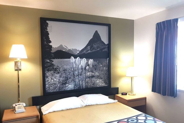 Room 10 of 15