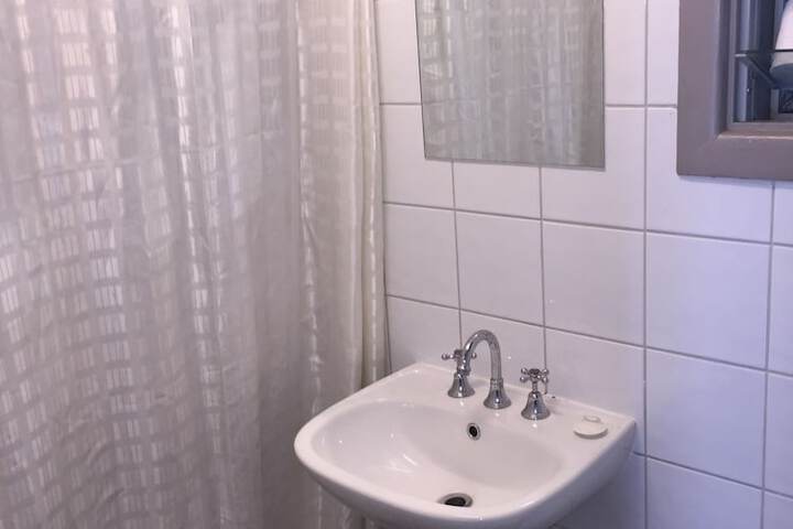 Room 12 of 20