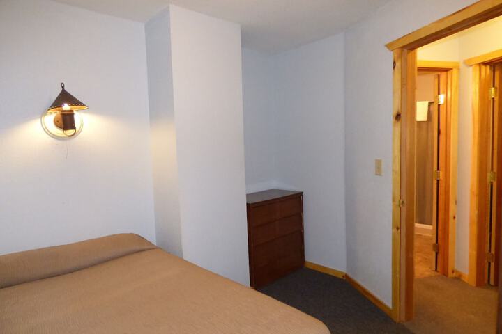 Room 6 of 39