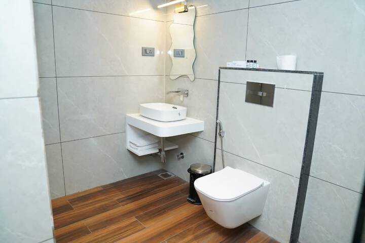 Room 6 of 11