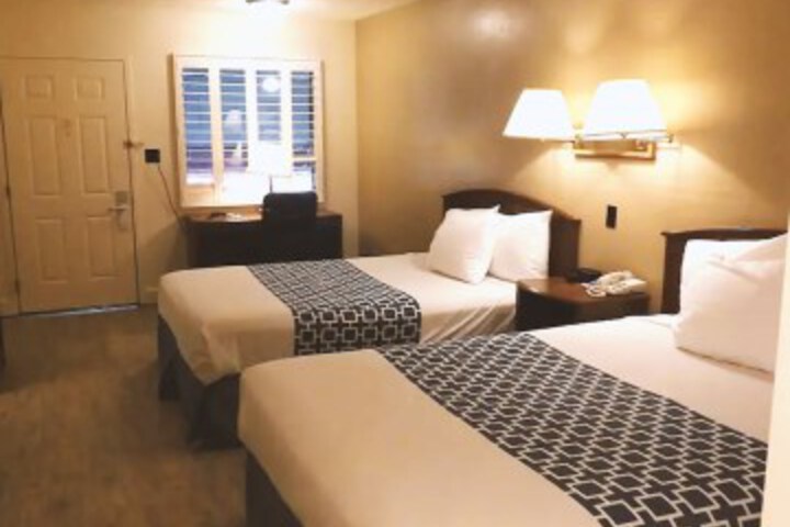 Room 13 of 35