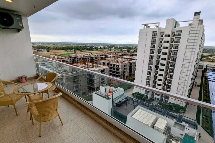 Room 4 of 97