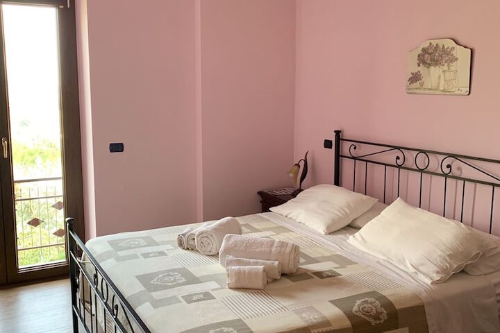 Room 16 of 38