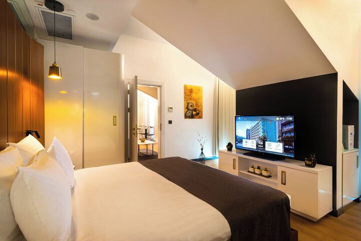 Room 29 of 104
