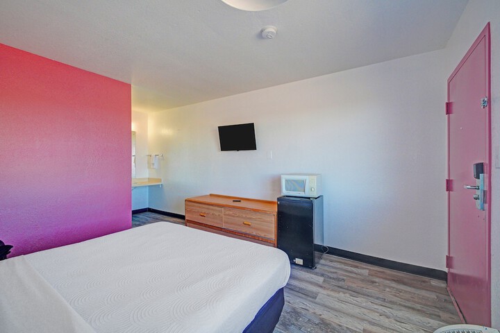 Room 18 of 35