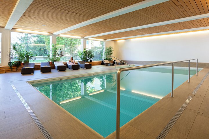 Spa 18 of 44