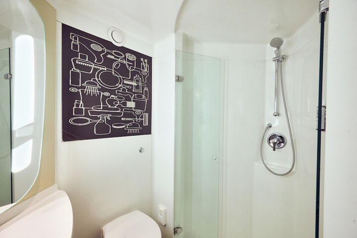 Room 22 of 30