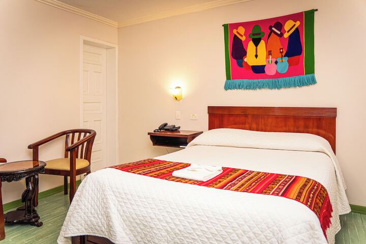Room 11 of 35